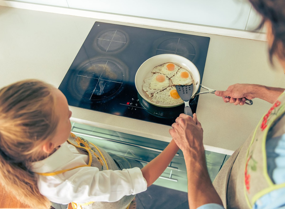 This Gone-Viral Option to Prepare dinner Eggs Is Harmful, Say Specialists
