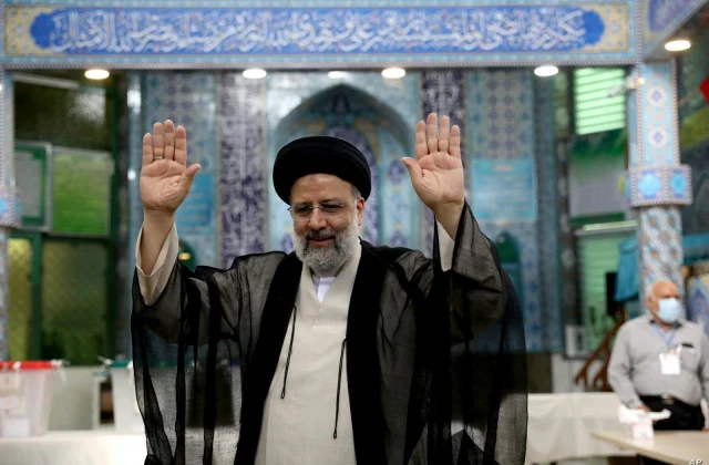 Waa kuma Ebrahim Raisi – Muxaafadka mayalka adag ee loo door…