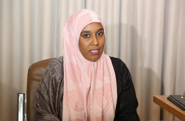 Wasiir ka tirsan DF oo sabab yaab leh u dalbatay baaritaan l…