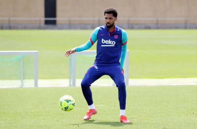 Waxa Loo Arkayay Midka Dhaxlaya Sergio Busquets Balse 17 Daqiiqo Oo