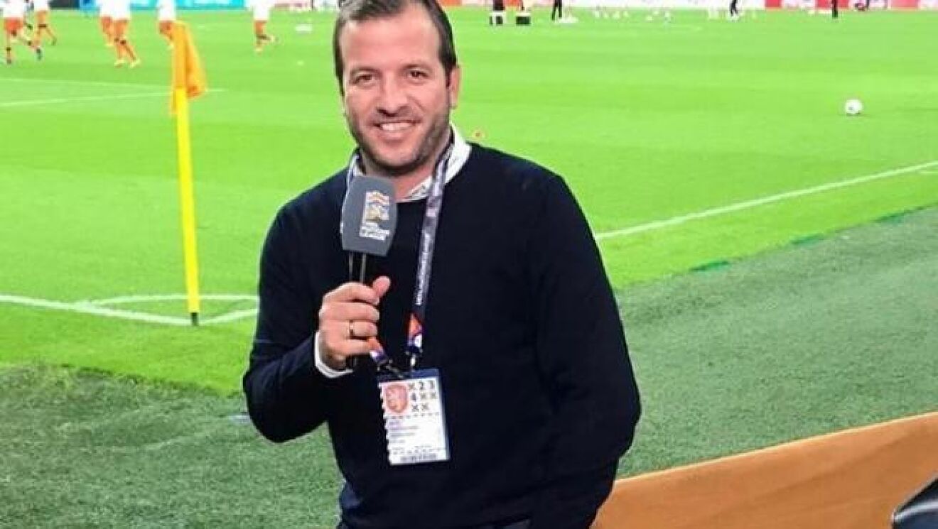 “Waxaan Baas Ahayn Ma Garanayaan” – Van Der Vaart Oo Tilmaamay Xulka