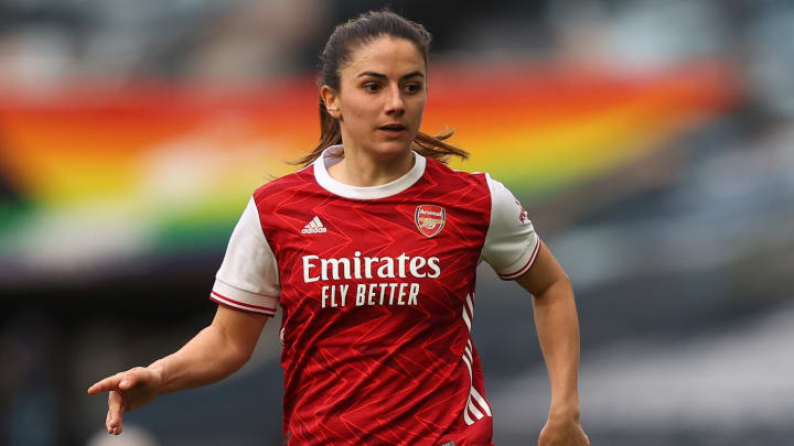 Women’s transfer news – Lyon sign Van de Donk from Arsenal