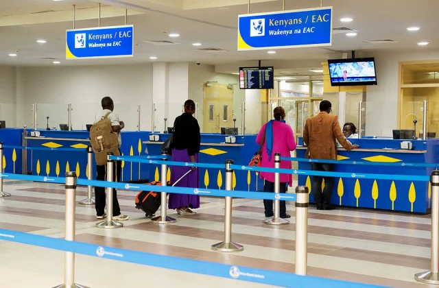 Xog: Duulimaadyadii ay xayirtay Kenya ee Soomaaliya oo xeela…