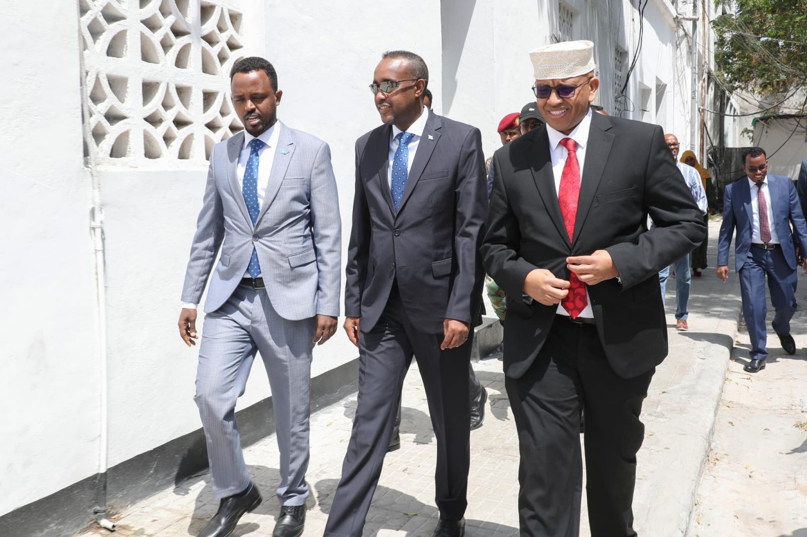 Xog: Rooble oo berri u baxaya safar gudaha dalka ah – Caasim…