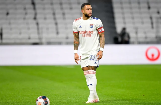 YAAB KALE!! Memphis Depay Oo Barcelona Looga Horqaadayo Sidii