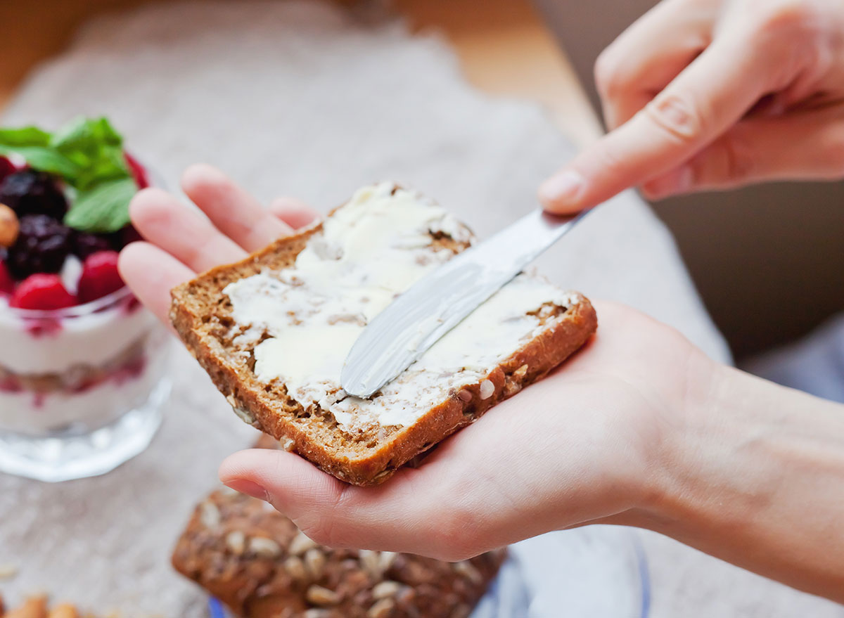 The Worst Breakfast Habits for Your Waistline, Say Dietitians