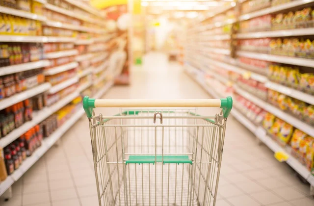5 Straightforward Hacks to Make Wholesome Consuming Extra Inexpensive