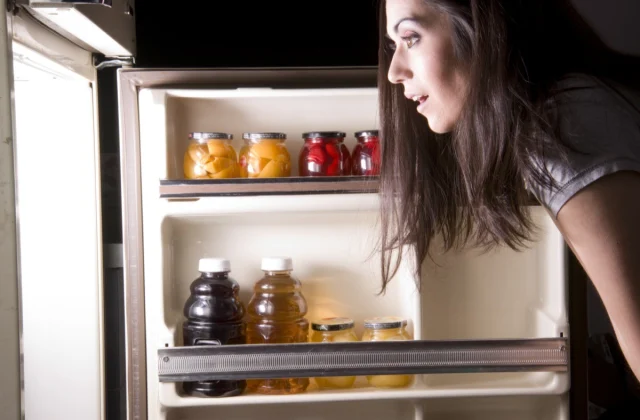 That is the # 1 worst evening snack to your waistline, says one