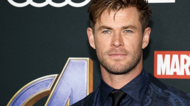 chris hemsworth at the avengers premiere