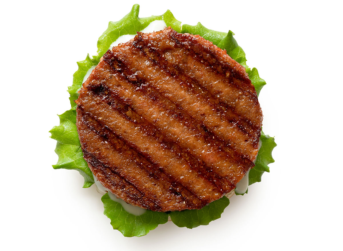 One Main Aspect Impact of Consuming Plant-Based mostly Meat, Says New Examine