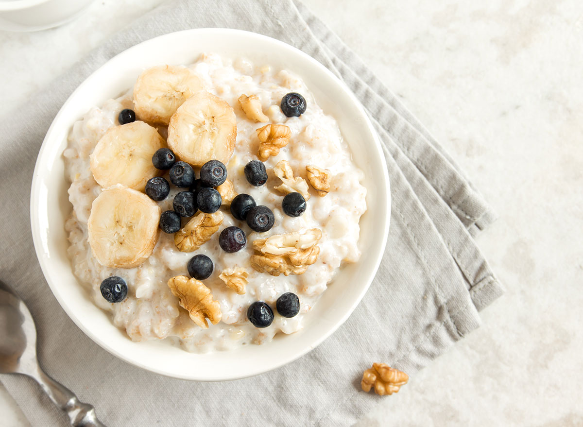 The Secret Oatmeal Trick For a Flat Stomach, Says Dietitian