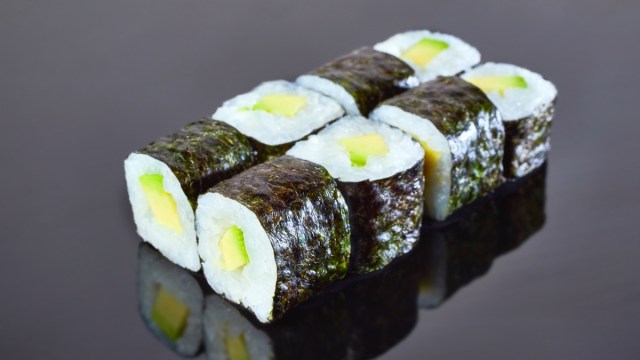 avocado sushi roll