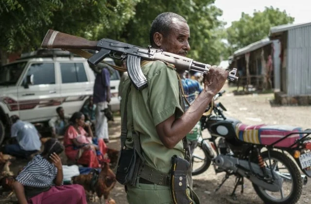 Amhara militiamen are able to do something to defend
