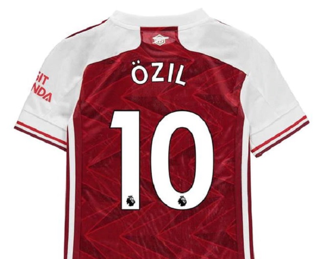 Arsenal Oo Bixisay Lambarkii Mesut Ozil Ee No10 Iyo Laacibka Nasiibka