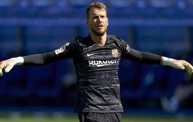 Arsenal transfer news: Interest in Barcelona’s Neto