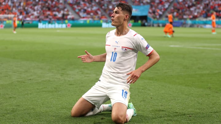 Bayern Munich should sign Patrik Schick