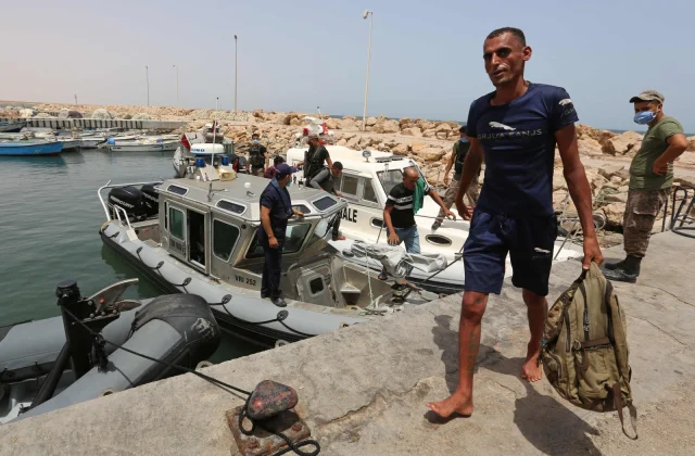 Boat with migrants capsizes off Tunisia, 43 killed
