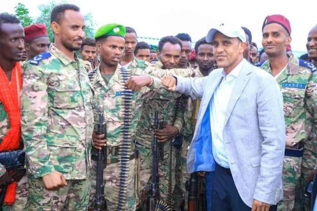 Ciidamada maamulka Soomaalida oo si rasmi ah ugu biiray daga…