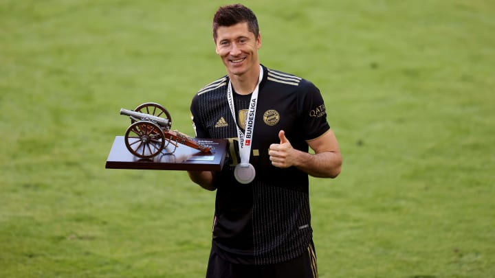 Contact Lewandowski’s agent