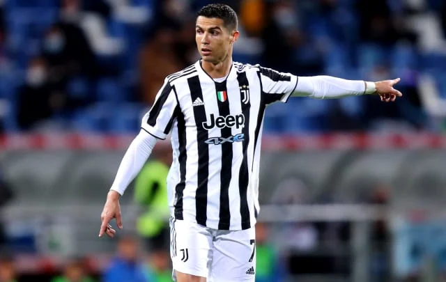 Cristiano Ronaldo offered new Juventus contract
