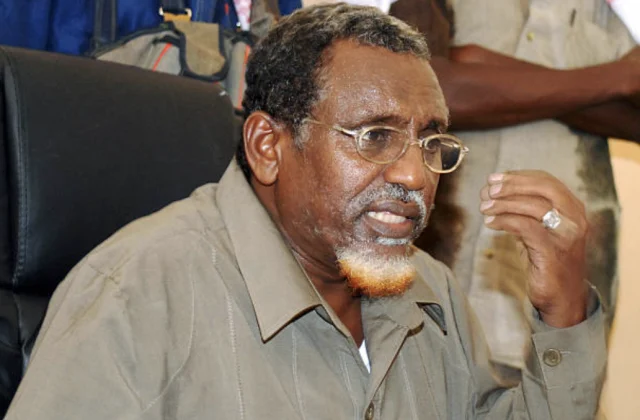 Daawo: Xasan Daahir oo la saftay Ilhaan Cumar, weerar culusn…