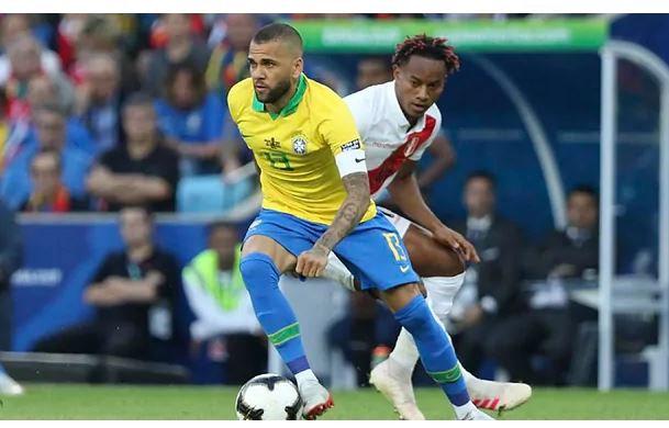 Dani Alves Oo Sidii Neymar U Calaacalay: “Waxa Aanu Nahay Meesha
