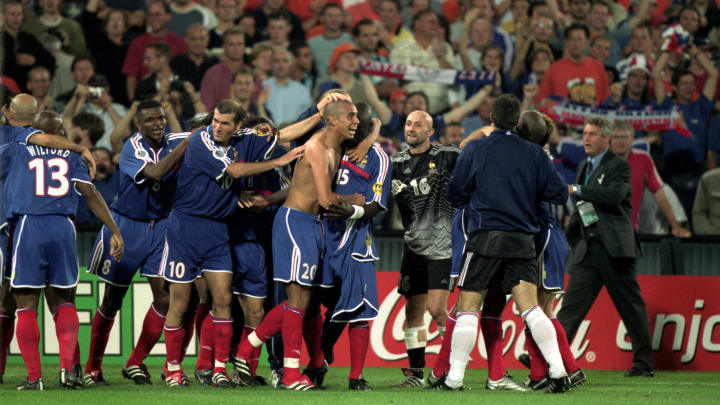 David Trezeguet’s winner in Euro 2000 with Emmanuel Petit