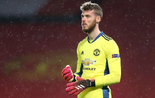 De Gea decided to fight for the place