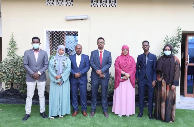 Doorasho ay ka maqan yihiin garabka Cabdi Caashi oo guddoon …