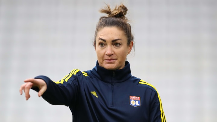 English striker Jodie Taylor joins
