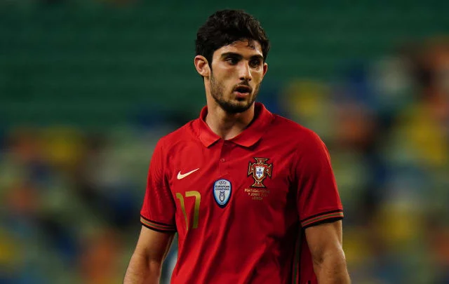 Goncalo Guedes connected to moves