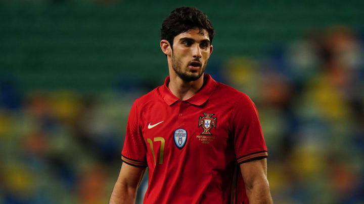 Goncalo Guedes connected to moves