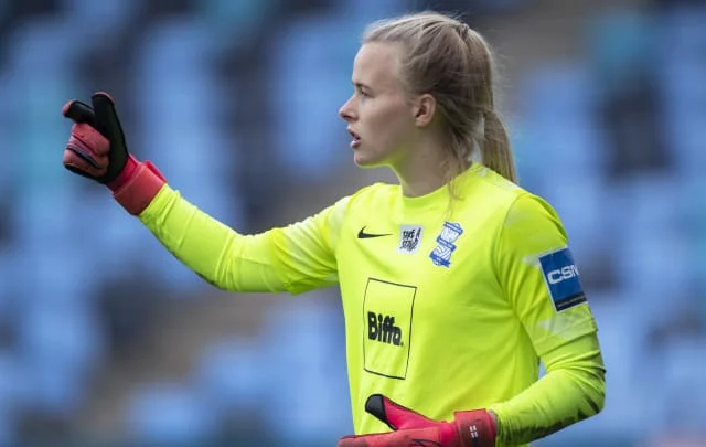 Hannah Hampton signs for Aston Villa