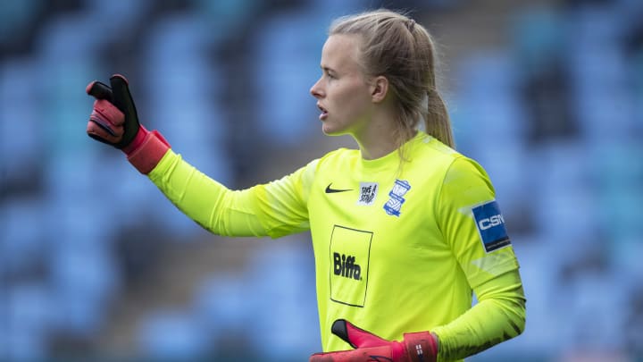 Hannah Hampton signs for Aston Villa