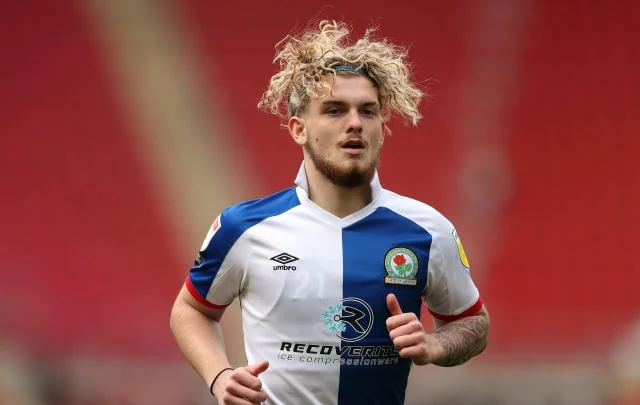Harvey Elliott signs new contract