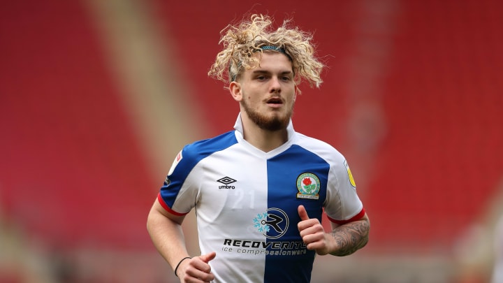 Harvey Elliott signs new contract