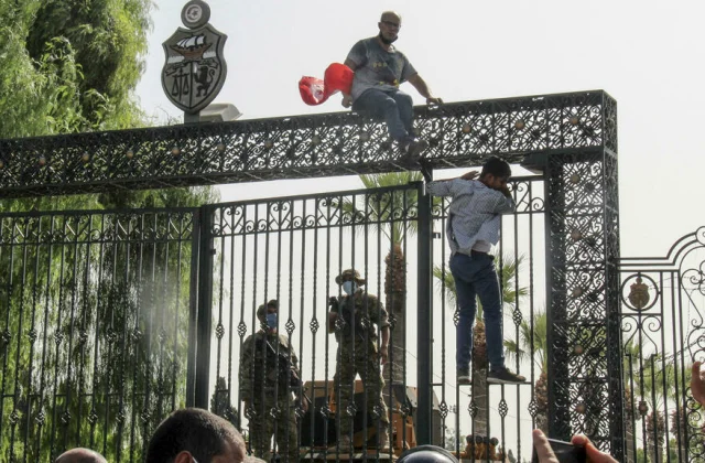 In the spotlight: political crisis in Tunisia