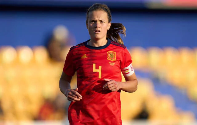 Irene Paredes joins Femeni from PSG