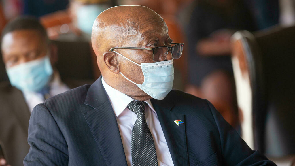 Jacob Zuma remains silent in court