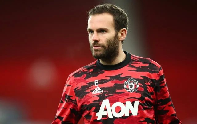Juan Mata signs new contract
