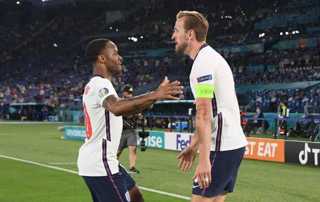 Kane & Sterling fall silent again
