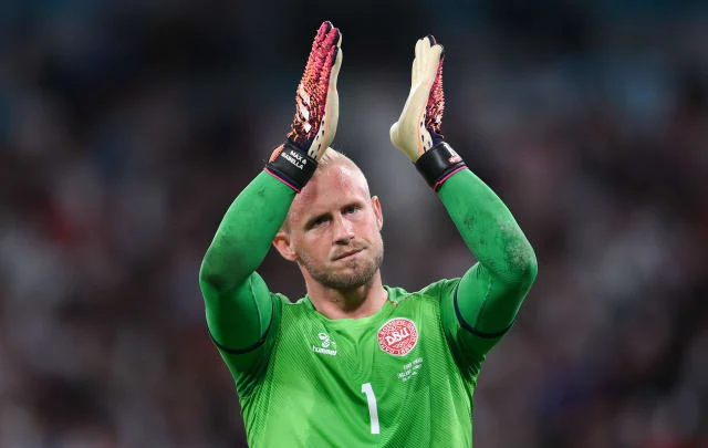 Kasper Schmeichel told ref that laser was aimed at him