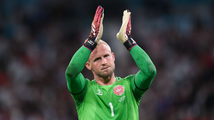 Kasper Schmeichel told ref that laser was aimed at him