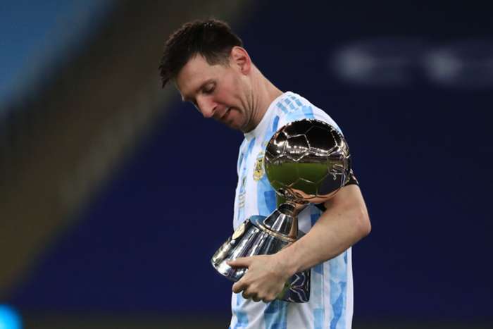 Lionel Messi Oo Jabiyey Rikoodhkii Cristiano Ronaldo Ee Sawirkii Loogu