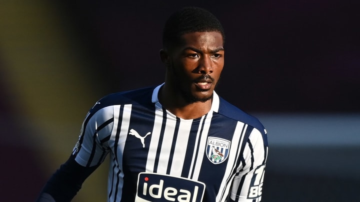 Maitland-Niles unharmed after serious car crash