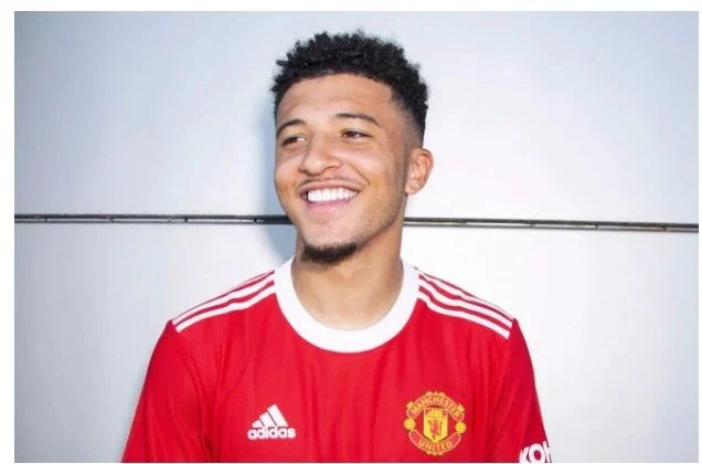 Manchester United Oo Shalay Malaayiin Dollar Siisay Cadowgeeda Man
