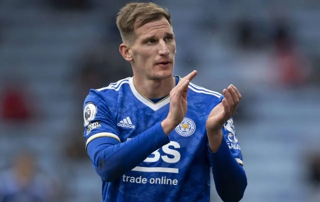 Marc Albrighton signs new contract