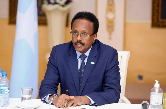 Mareykanka oo Farmaajo uga digay halis ku gadaaman doorashad…