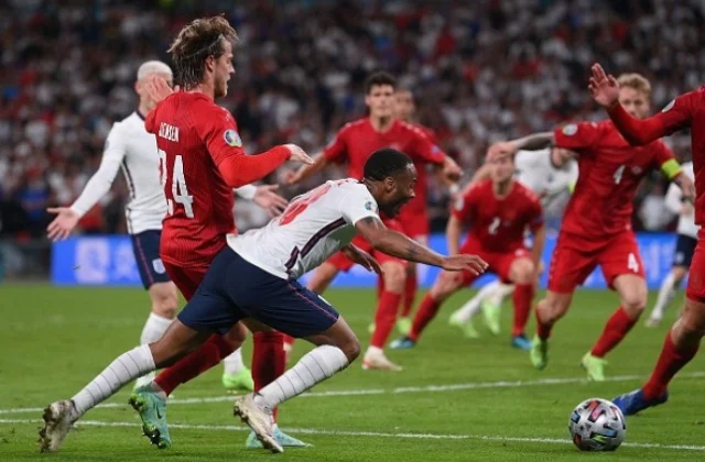 Muxuu Raheem Sterling Ka Yidhi Rikoodhihii Muranku Ku Jiray Ee Loo