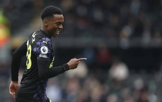Newcastle open Willock loan talks